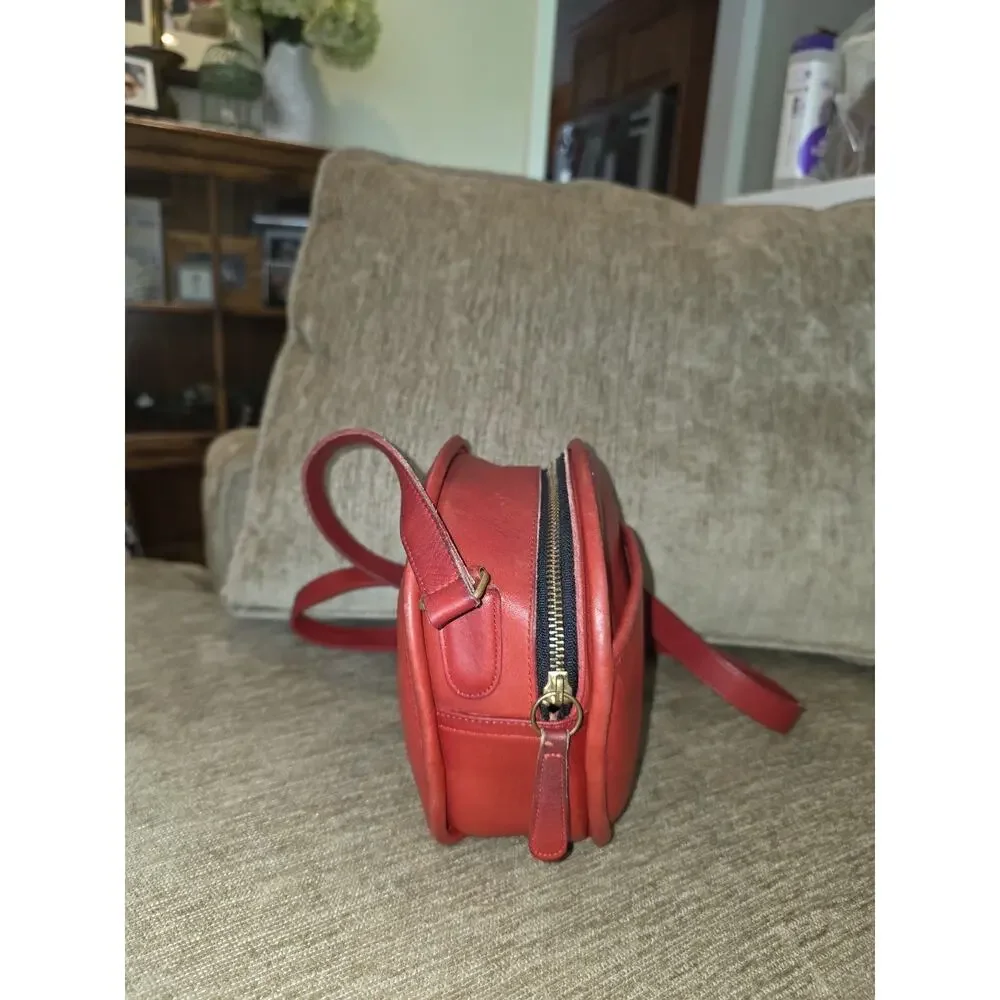 Coach Chester 9901 Vtg Red Glove Tanned Leather Crossbody Shoulder Bag USA Brass
